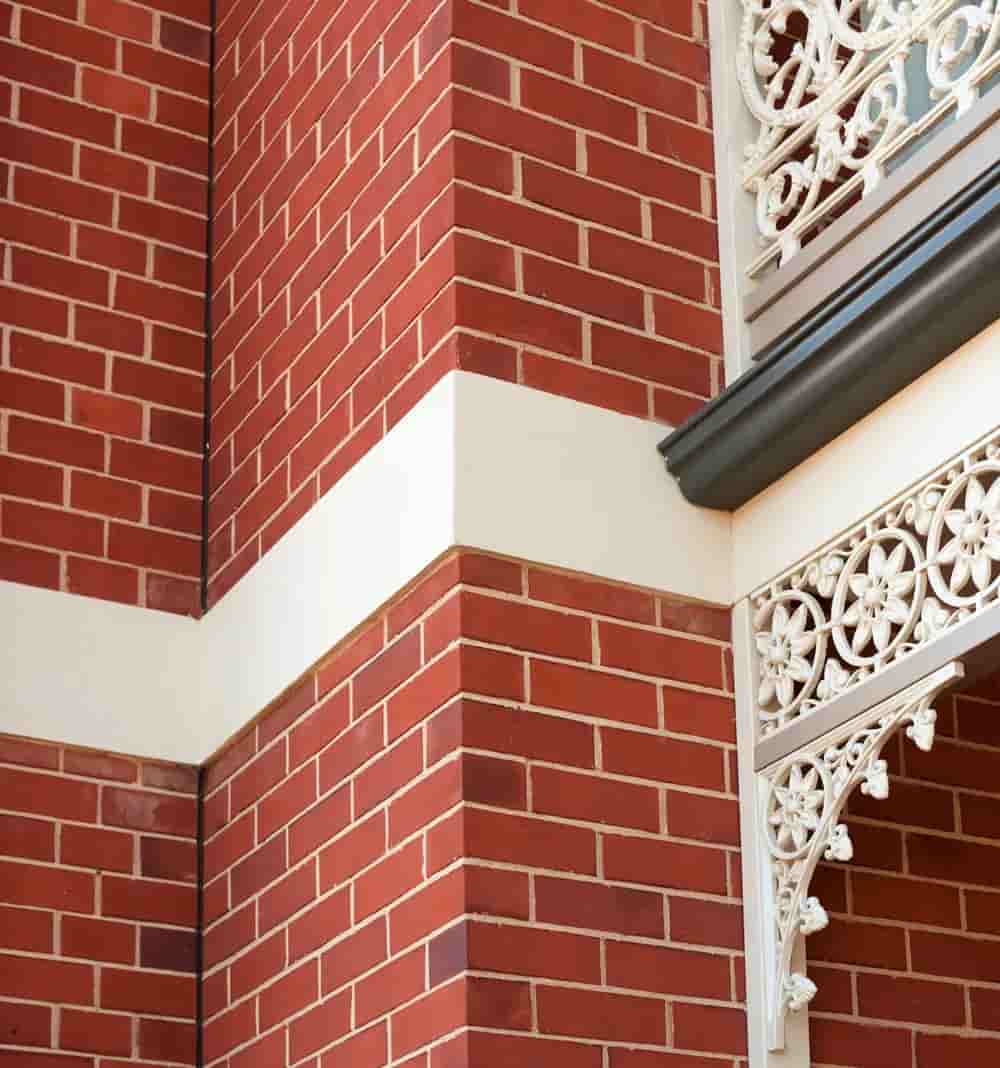 تصویر 2 از آجر نما نسوز قم انتخابی ممتاز برای ساختمان‌ های مدرن و کلاسیک